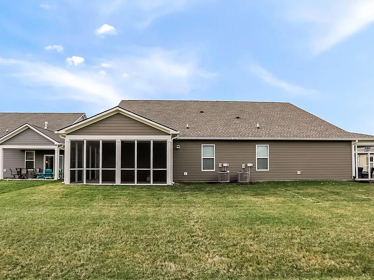 1659 Dewey Dr — Photo 18