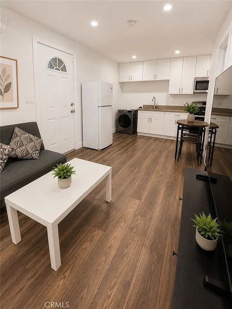 1 bed, 600 sqft, $2,275 — Photo 2