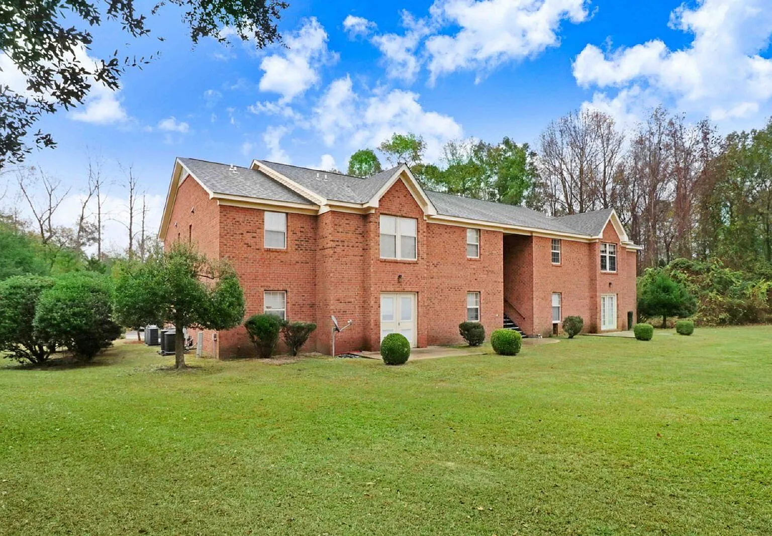 2 bed, 2.0 bath, 1026 sqft, $1,195 — Photo 4