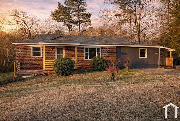 1036 Southwood Dr — Photo 1