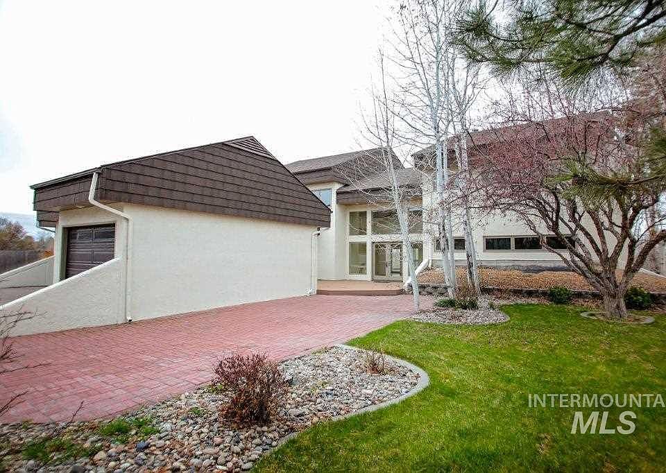 1st image of 3373 N Willow Way