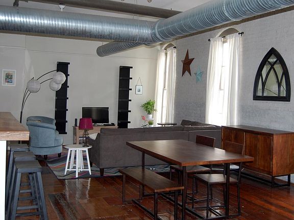 Dining space + breakfast bar