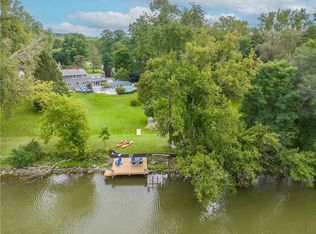 22 Old Post Rd, Fairport, NY 14450