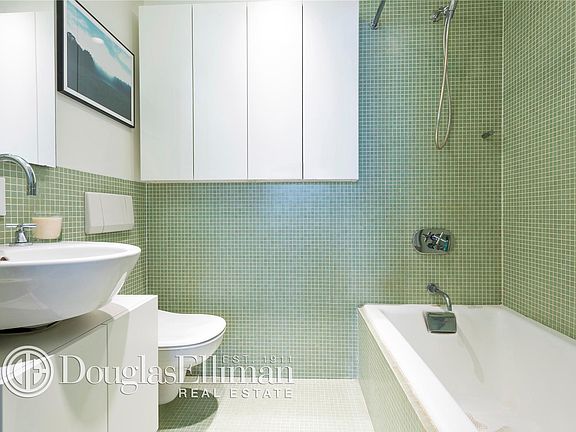 5th image of 35 E 10th St APT 7E