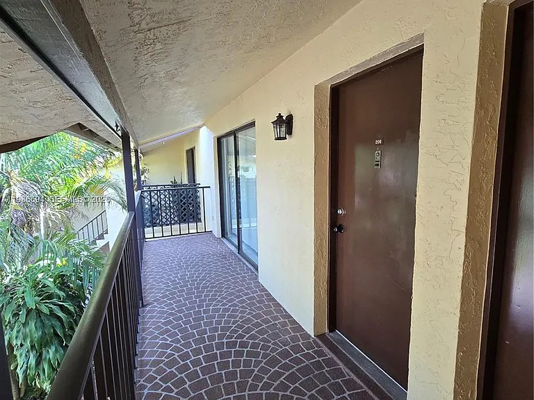 2050 Oleander Blvd #9-206 — Photo 4