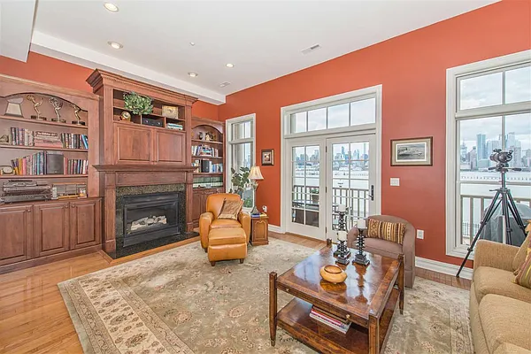 Rented by Keller Williams City Life Realty | media 9