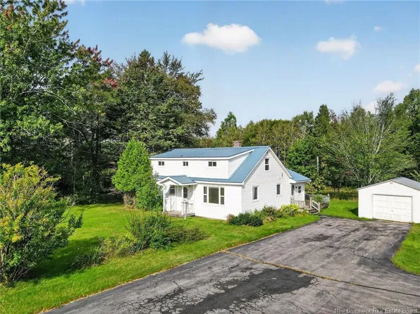 265 Portage Vale Rd, Cardwell, NB E4G 2X2