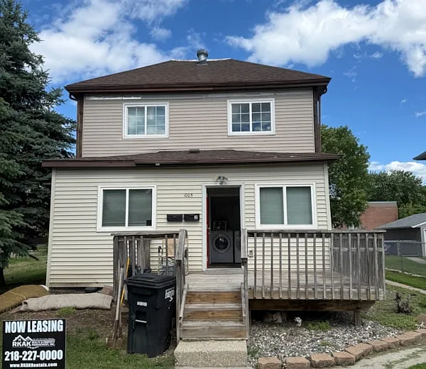 3 bed, $1,195 — Photo 1