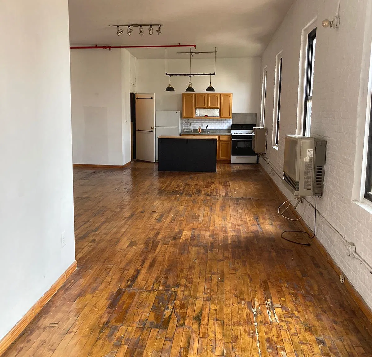2 bed, 900 sqft, $3,150 — Photo 2