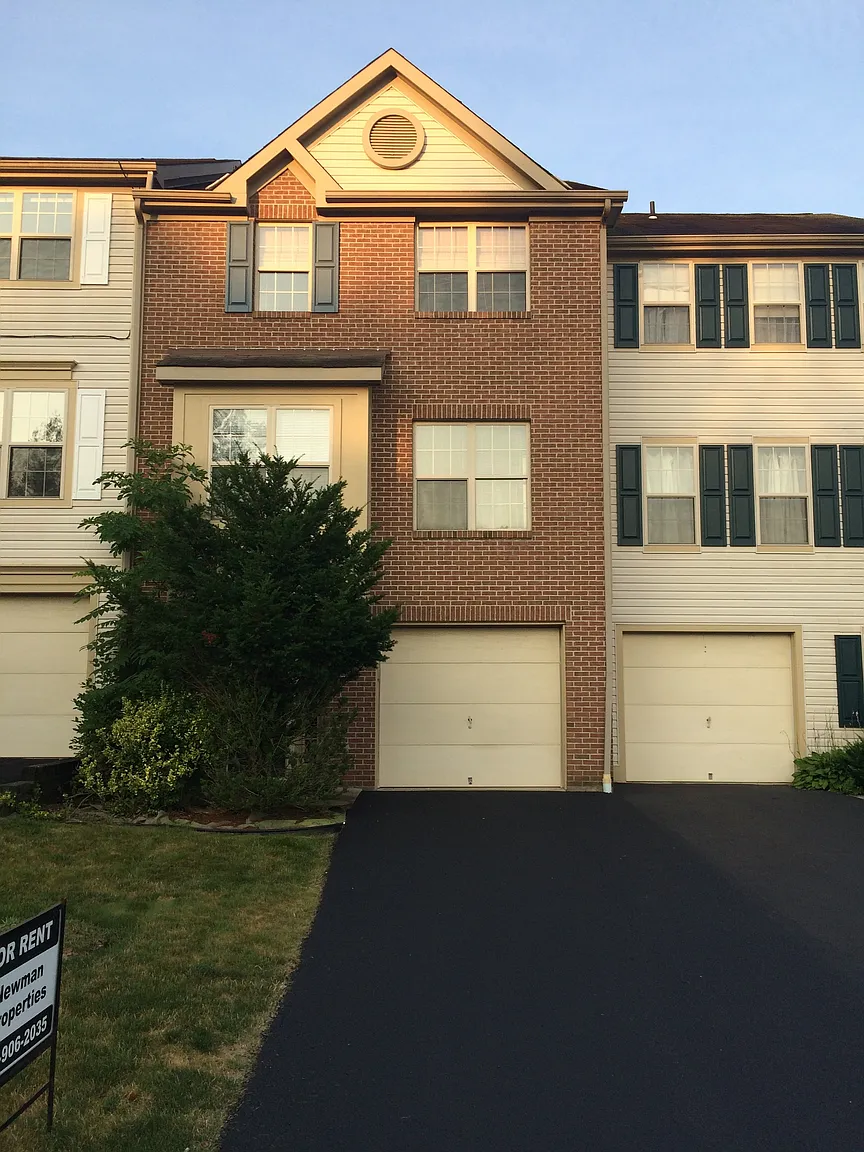 122 Hillvue Dr photo 1