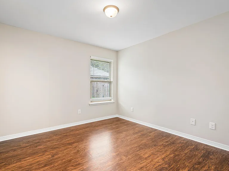 3836 Chesterfield Ln — Photo 14