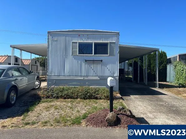 2845 Surf Ct NE, Salem, OR 97305