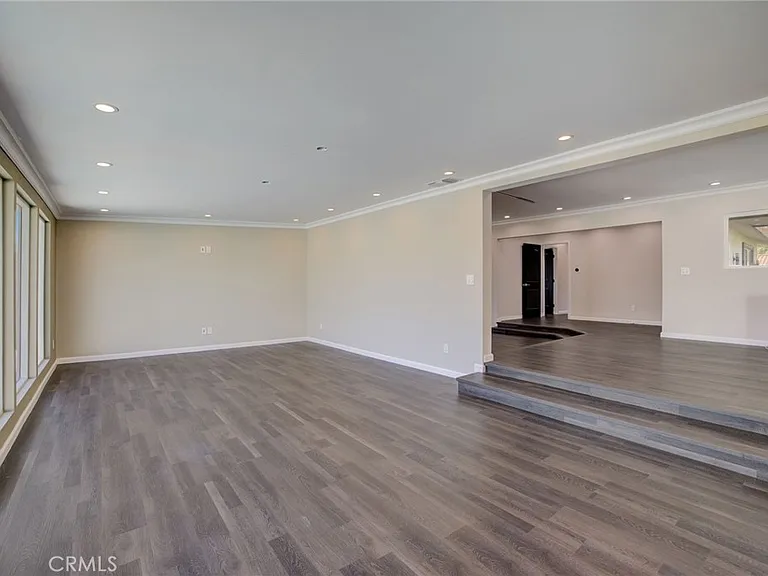 10920 Garden Grove Ave — Photo 5