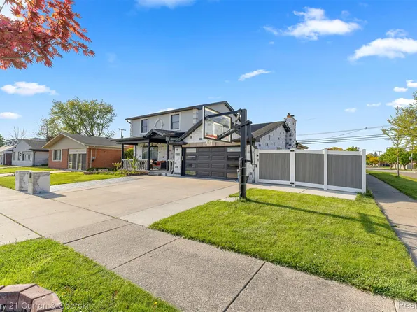 27006 Kingswood Dr, Dearborn Heights, MI 48127