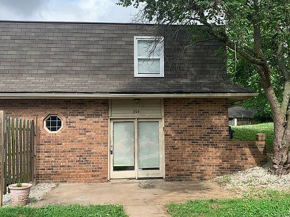 3rd image of 804 NE Ball Dr APT C