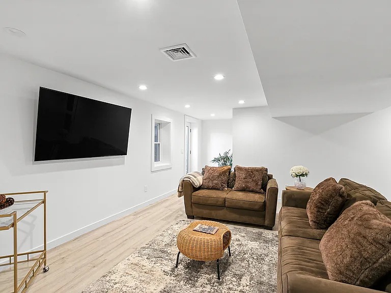 43 Homewood Dr — Photo 12