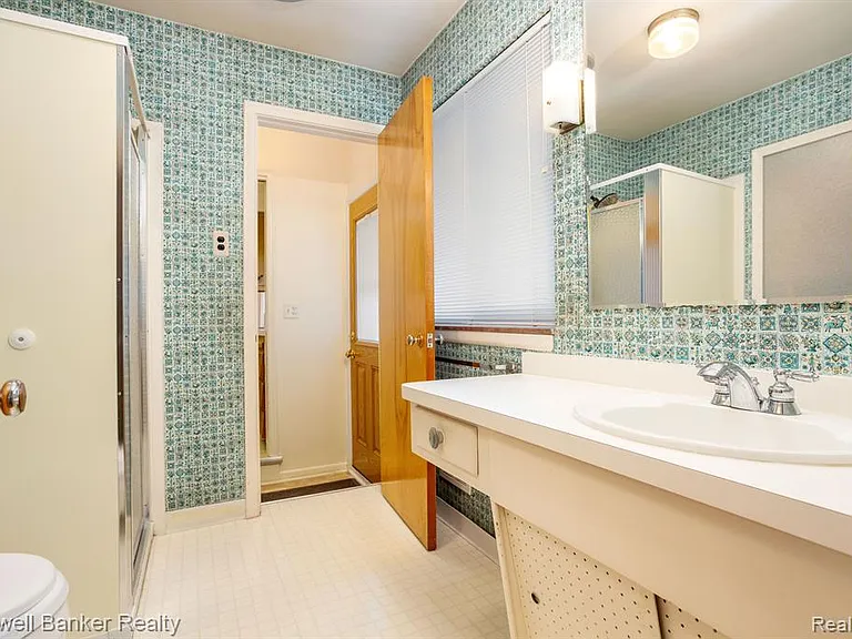 20571 Brooklawn Dr — Photo 12