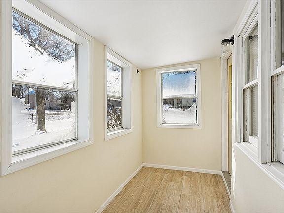 4th image of 311 Hatch St
