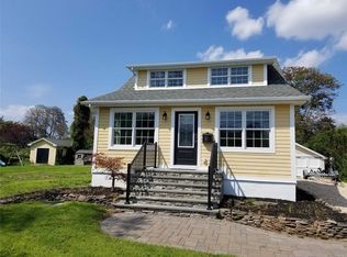 25 Terry St, Sayville, NY 11782
