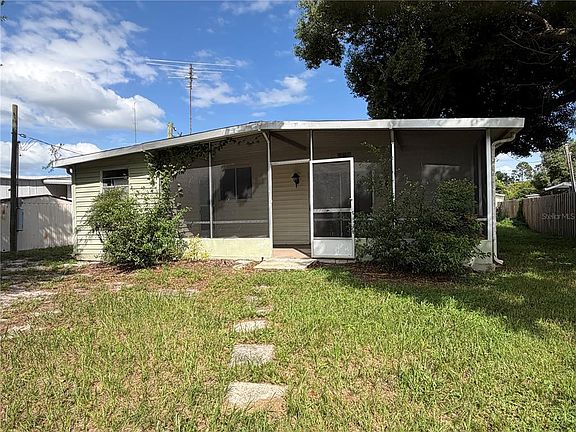 3rd image of 26139 ROSE LANE