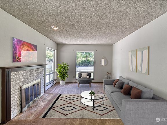 4th image of 4606 89th Avenue W
