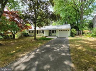 28 Manor Ln N, Yardley, PA 19067