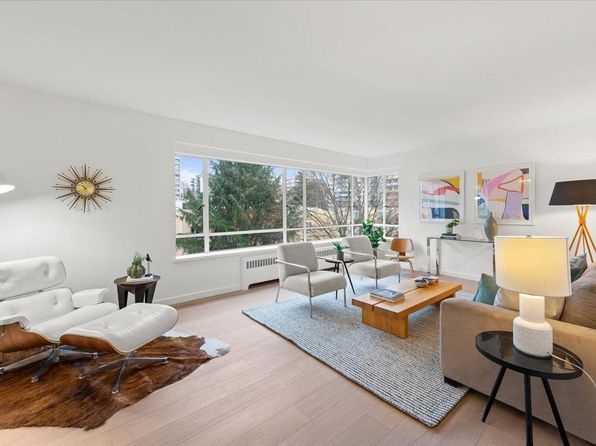 1949 Beach Ave #405, Vancouver, BC V6G 1Z2