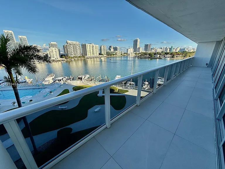 900 Bay Dr #524 — Photo 39