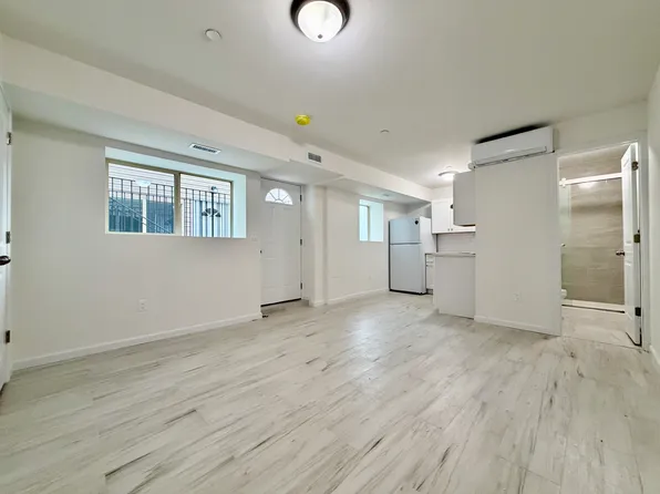 106 Burke Ave #1, Staten Island, NY 10314