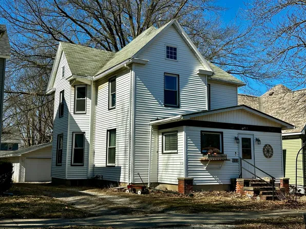 515 N Quincy St, Clinton, IL 61727