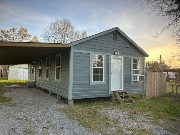 2115 Bonnie St, Orange, TX 77630