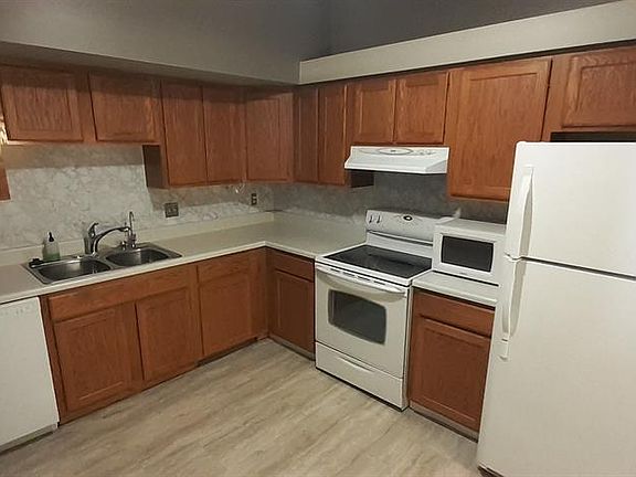 5th image of 61210 Greenwood Dr #56