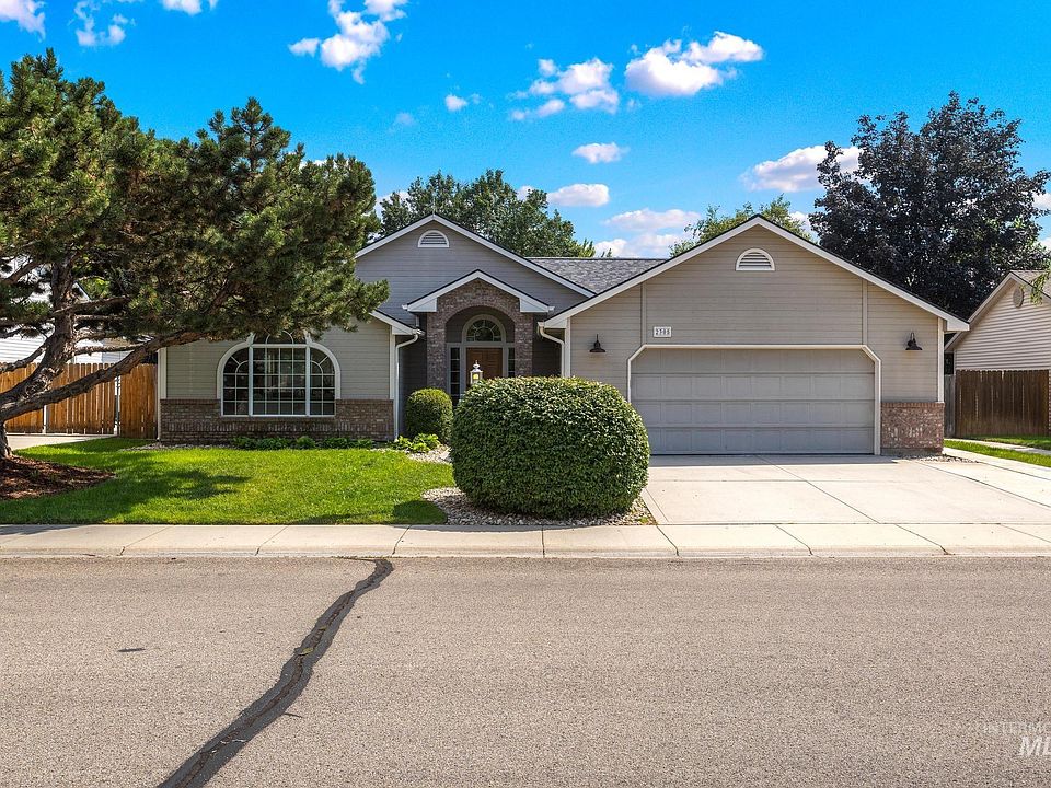 1st image of 2305 E Chateau Dr