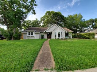 323 Biscayne Blvd, Seabrook, TX 77586