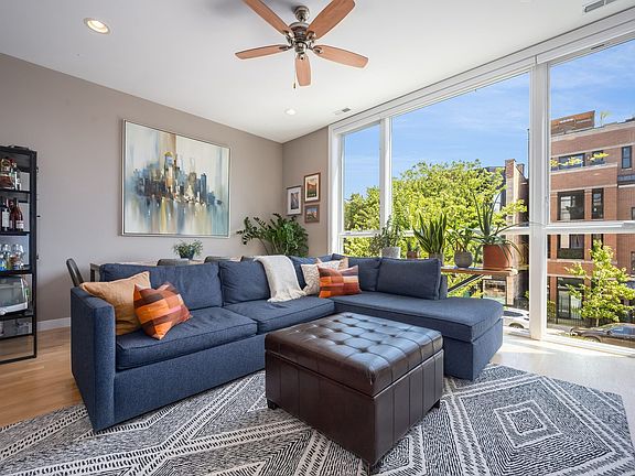 4th image of 1936 W Armitage Ave APT 2W