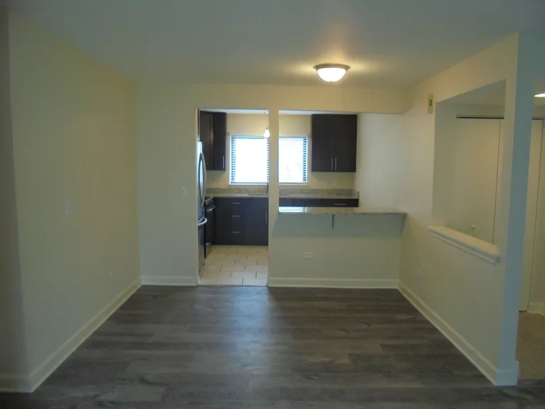 137 Manchester Ct — Photo 8
