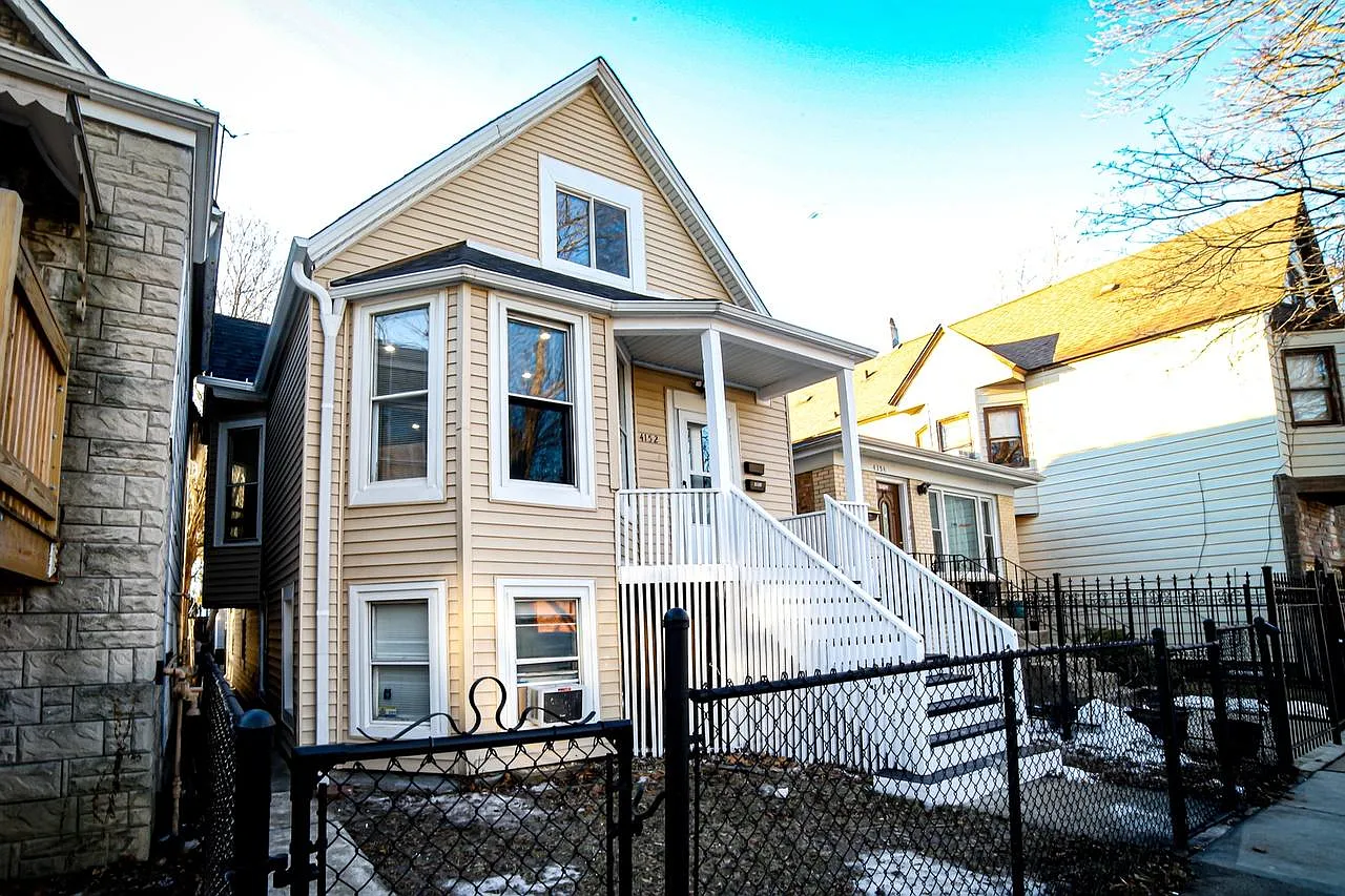 4152 N Saint Louis Ave — Photo 1