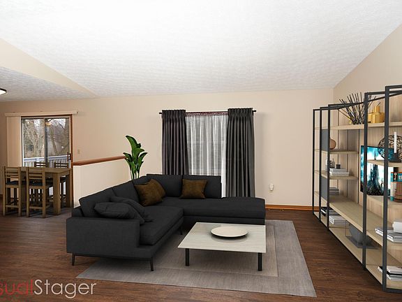 3rd image of 924 Peppercorn Pl