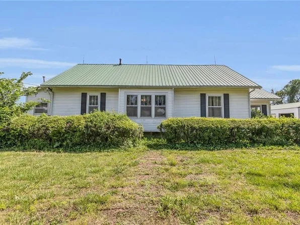 229 W Central St, Richmond, KS 66080