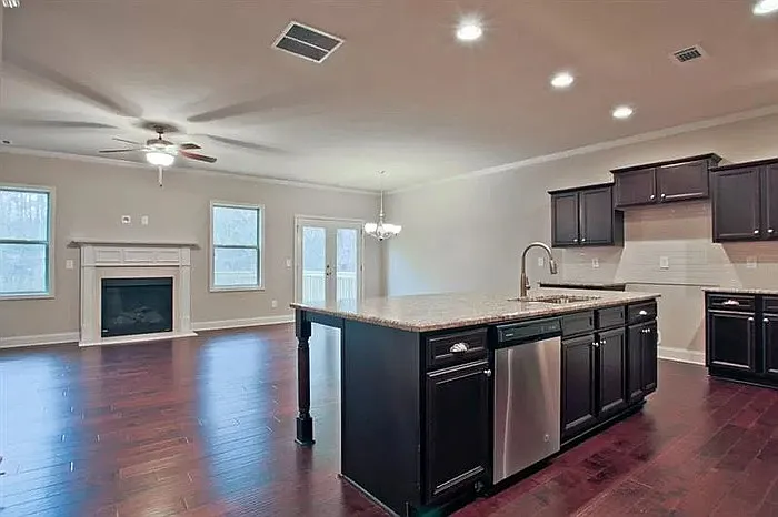 3 bed, 3.0 bath, 1825 sqft, $2,200 — Photo 4