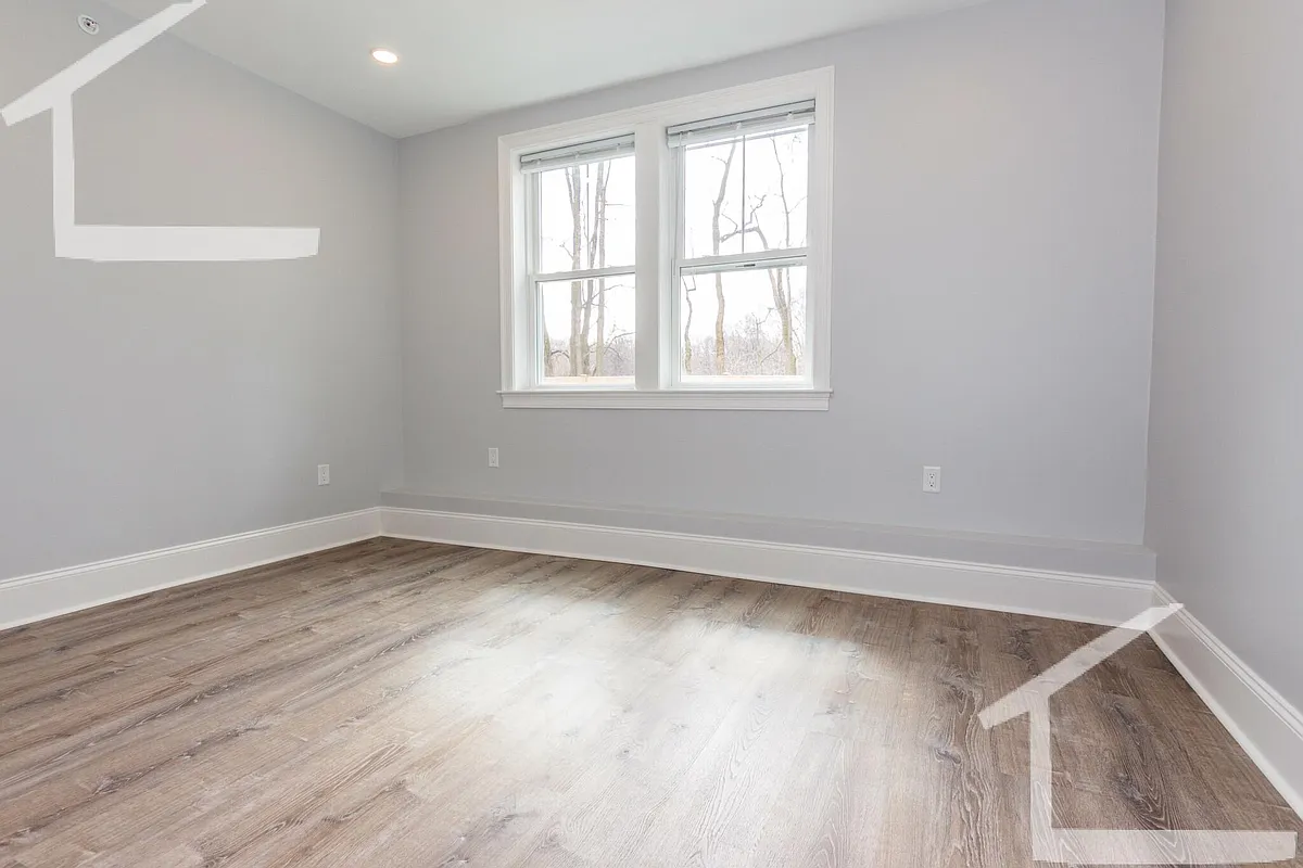 Building Photo - 124 Kenrick St #2