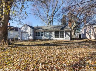 928 12th St, West Des Moines, IA 50265