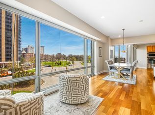 923 E Kilbourn Ave UNIT 303, Milwaukee, WI 53202