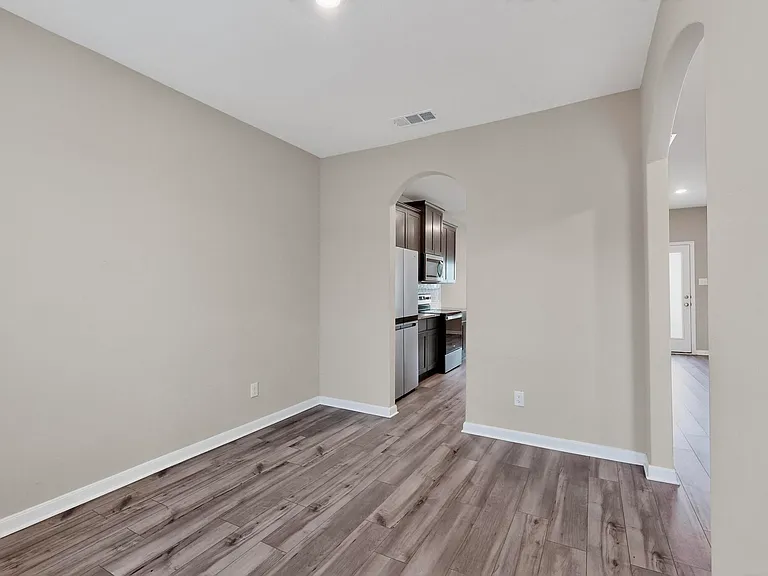 305 Honeysuckle Ln — Photo 33