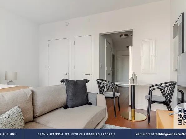 435 West 31st Street image 4 of 35