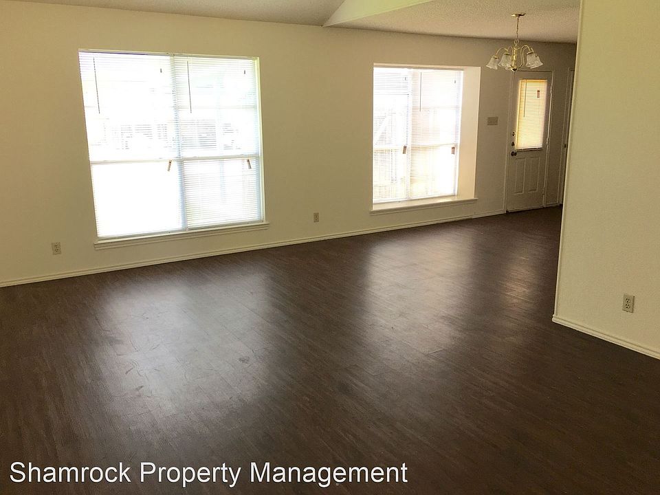 2nd image of 220 Kettler Dr
