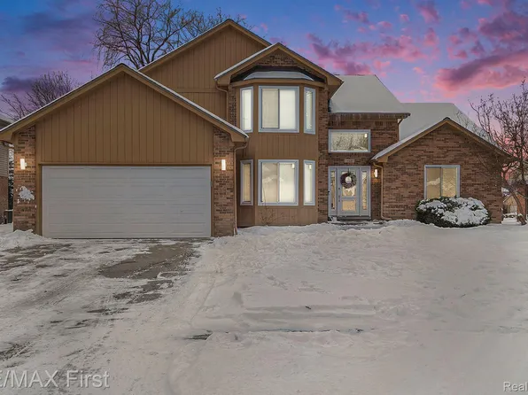 20890 Wolf Dr, Macomb, MI 48044