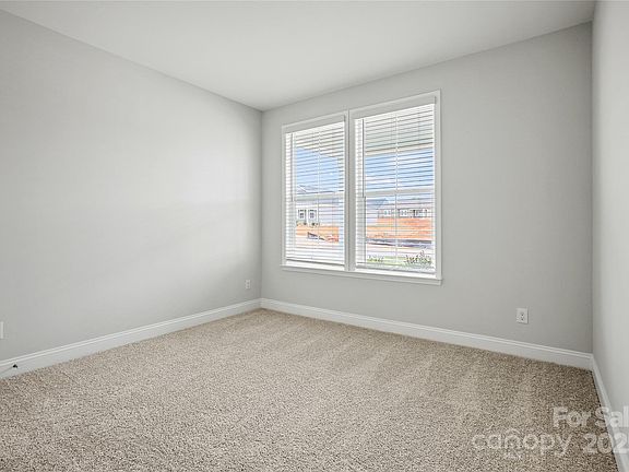 5th image of 1726 Riverbend Ave #177