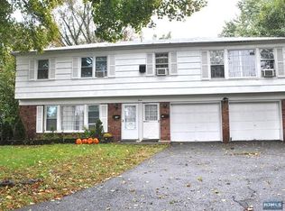 12 Merritt Ct, Tenafly, NJ 07670