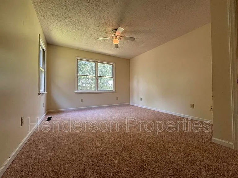 634 N Kelly St — Photo 15